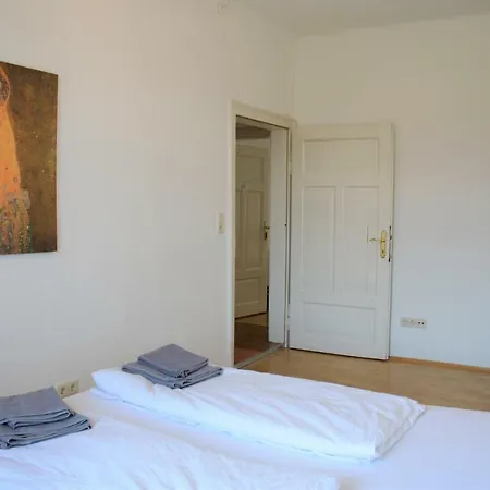 إم هيرزين فون * إنسبروك